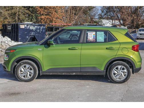 2022 Hyundai VENUE SE