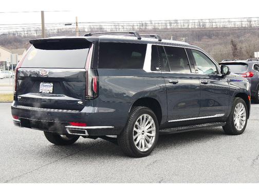 2022 Cadillac Escalade ESV Premium Luxury