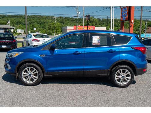 Lightning Blue Metallic 2019 Ford Escape SE