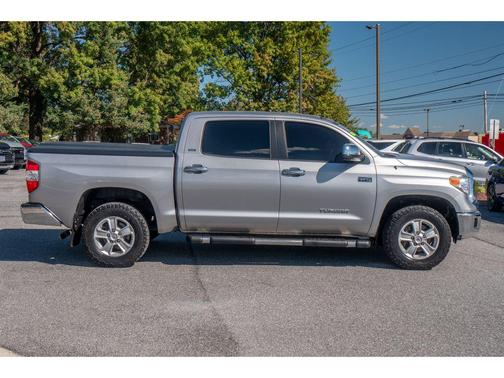 2017 Toyota Tundra SR5