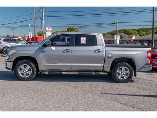 2017 Toyota Tundra SR5