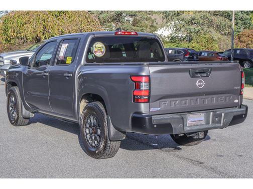 2022 Nissan Frontier S