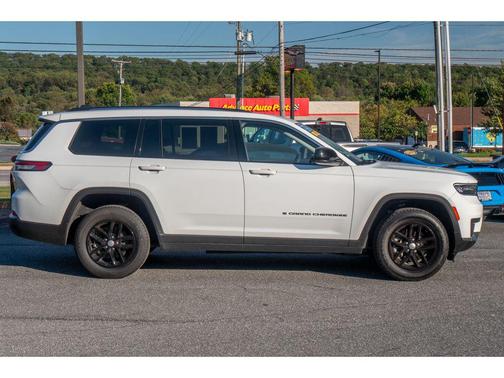 2023 Jeep Grand Cherokee L Laredo