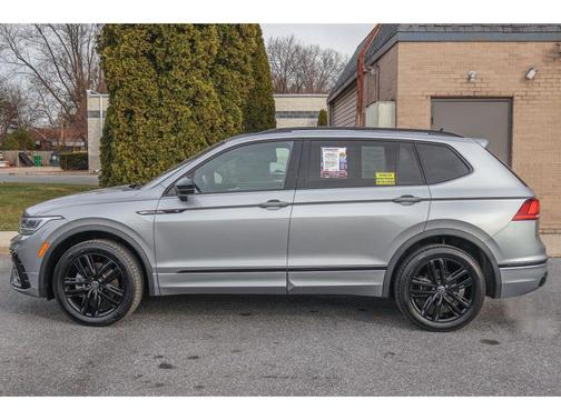 2022 Volkswagen Tiguan 2.0T SE R-Line Black 4MOTION