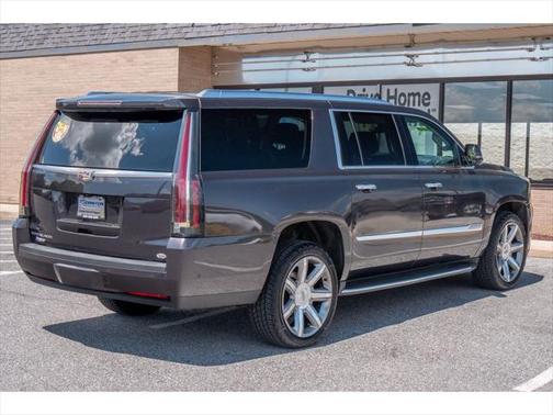 2018 Cadillac Escalade ESV Luxury