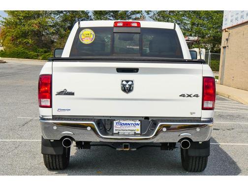 Bright White Clearcoat 2018 RAM 1500 Big Horn