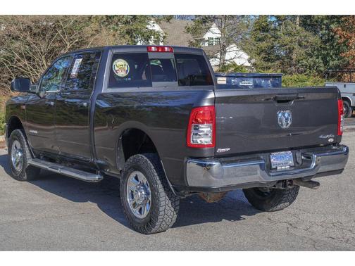 2022 RAM 2500 Tradesman Crew Cab 4x4 6'4' Box