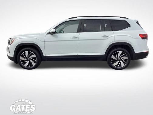 White 2025 Volkswagen Atlas 2.0T SE w/Technology 4MOTION