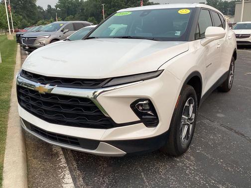 Summit White 2025 Chevrolet Blazer 2LT