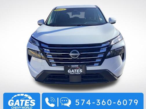 Everest White Pearl 2025 Nissan Rogue SV