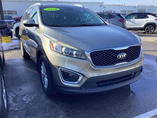 2016 Kia Sorento LX