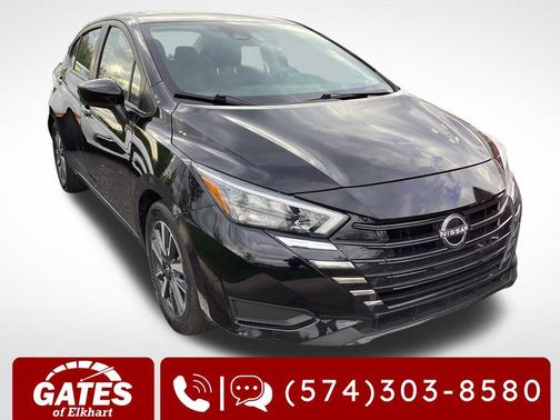 Super Black Metallic 2025 Nissan Versa 1.6 SV