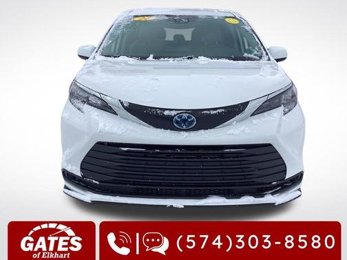 2024 Toyota Sienna LE