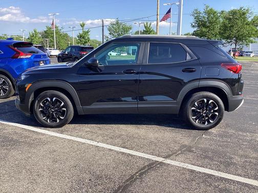 Mosaic Black Metallic 2023 Chevrolet Trailblazer LT