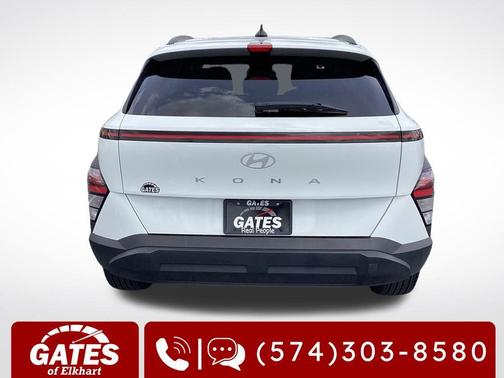 Atlas White 2025 Hyundai KONA SEL