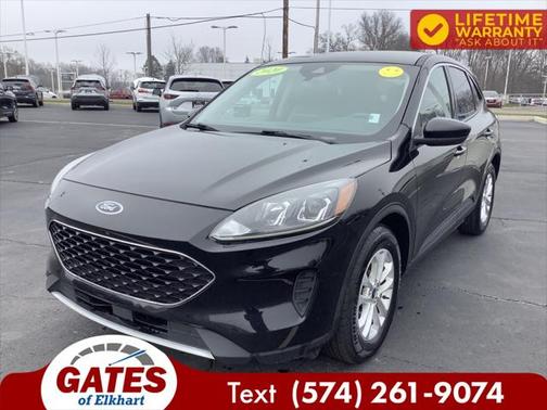 Photo 3 of 33 of 2020 Ford Escape SE