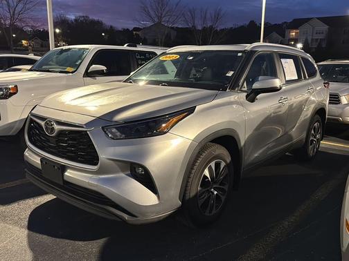 2023 Toyota Highlander XLE