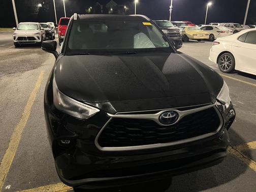 2022 Toyota Highlander Hybrid XLE