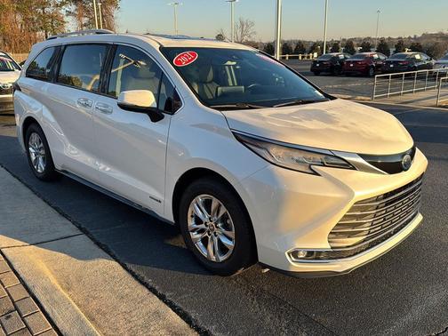 2021 Toyota Sienna Limited 7-Passenger