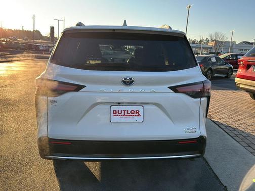 2021 Toyota Sienna Limited 7-Passenger