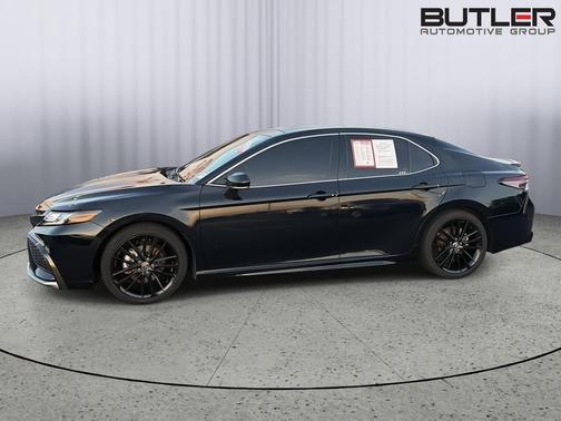 Midnight Black Metallic 2021 Toyota Camry XSE