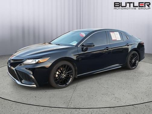 Midnight Black Metallic 2021 Toyota Camry XSE