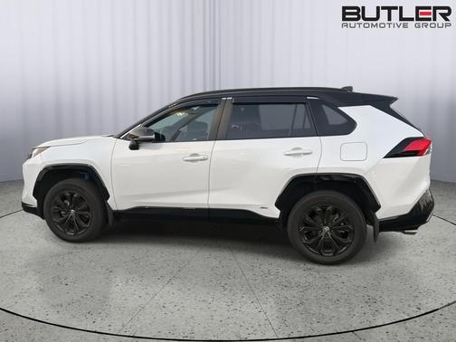 Wind Chill Pearl/Midnight Black Metallic 2024 Toyota RAV4 Hybrid SE