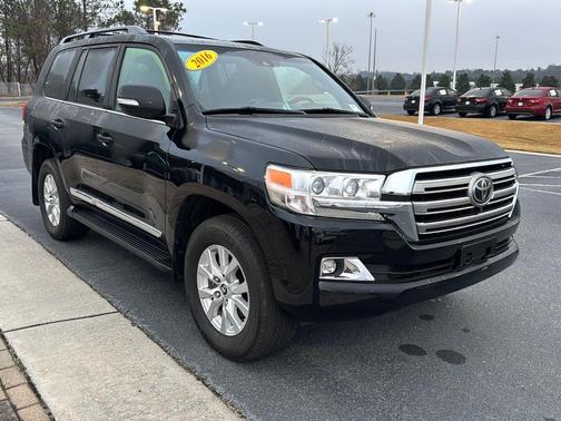 2016 Toyota Land Cruiser Base