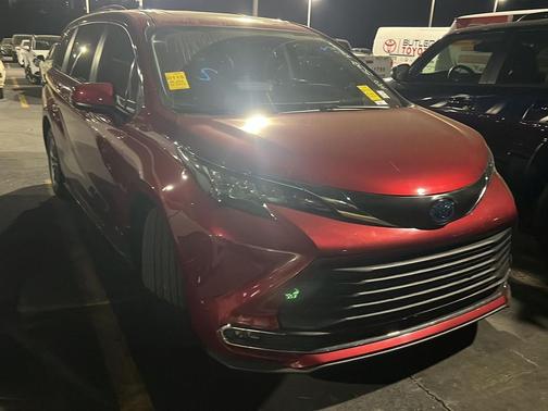 2022 Toyota Sienna XLE