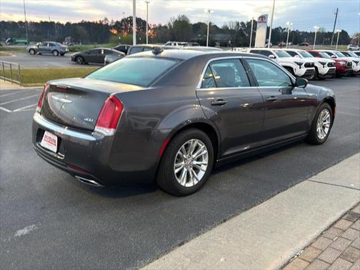 2021 Chrysler 300 Touring