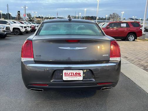2021 Chrysler 300 Touring
