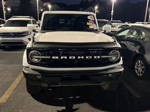 Oxford White 2024 Ford Bronco Outer Banks