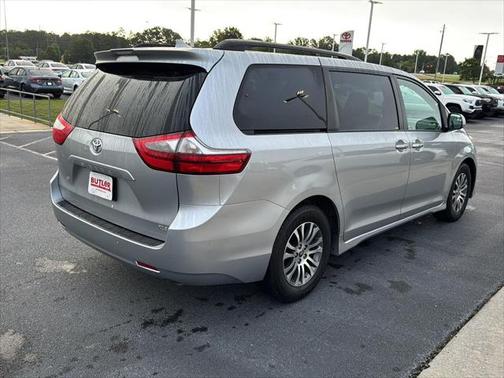 2020 Toyota Sienna XLE Premium