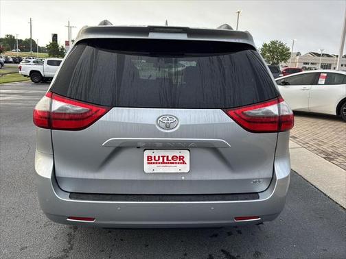 2020 Toyota Sienna XLE Premium