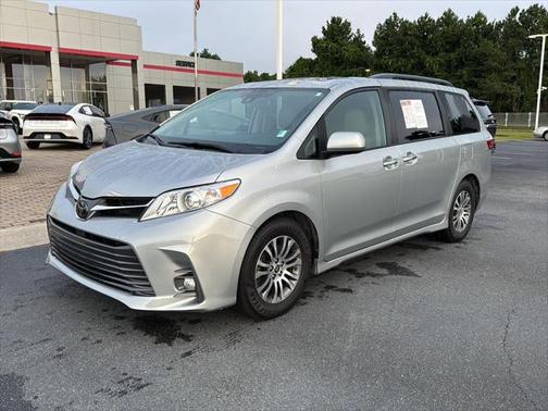 2020 Toyota Sienna XLE Premium
