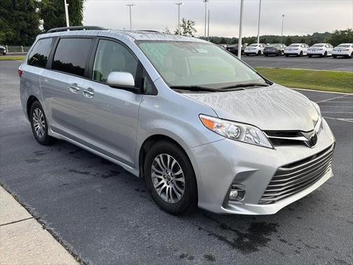 2020 Toyota Sienna XLE Premium