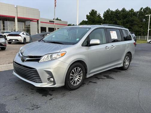 2020 Toyota Sienna XLE Premium
