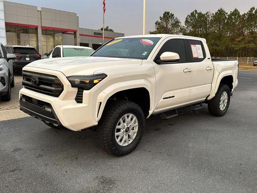 2025 Toyota Tacoma SR5