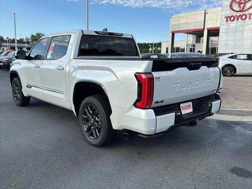 2025 Toyota Tundra Hybrid Platinum