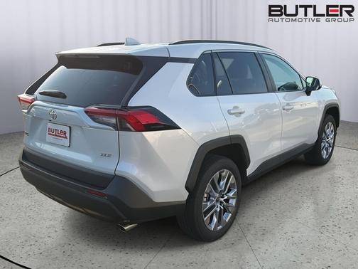 Wind Chill Pearl 2025 Toyota RAV4 XLE Premium