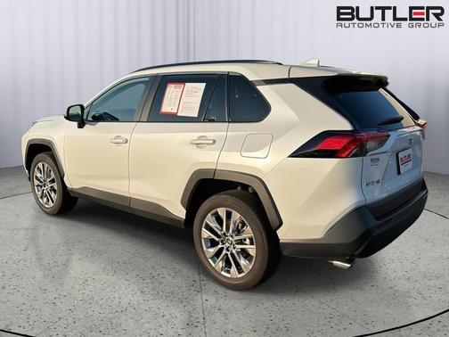 Wind Chill Pearl 2025 Toyota RAV4 XLE Premium