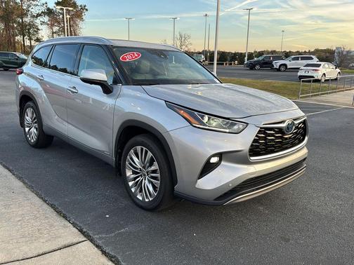 2024 Toyota Highlander Hybrid Platinum