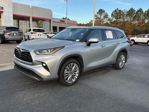 2024 Toyota Highlander Hybrid Platinum