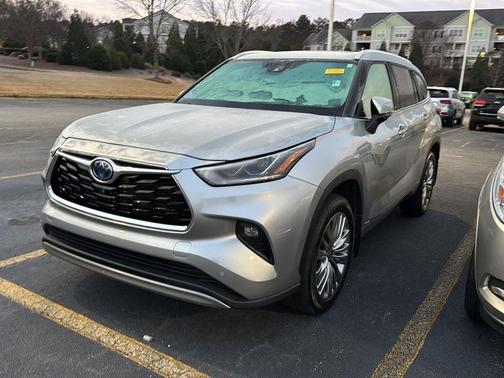 2024 Toyota Highlander Hybrid Platinum