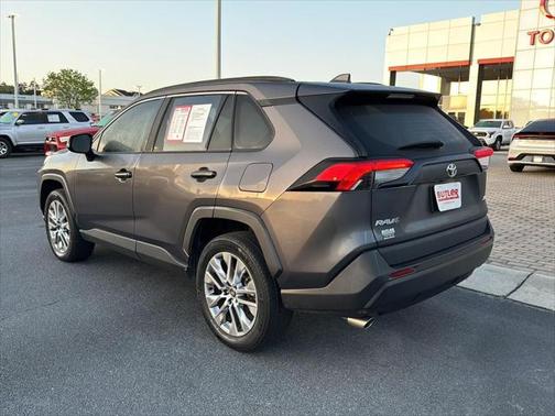 2022 Toyota RAV4 XLE Premium