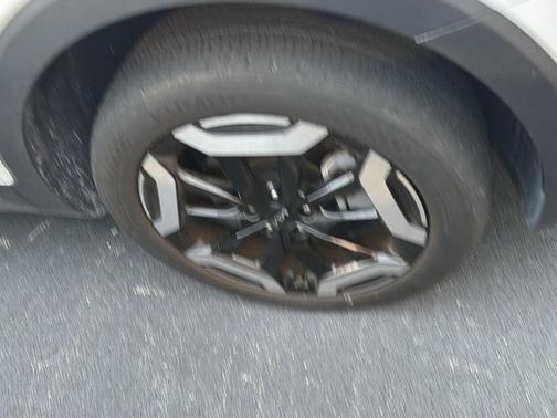 Glacial White Pearl 2025 Kia Telluride S