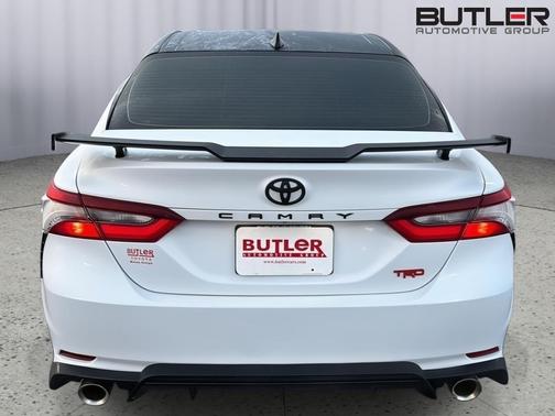 Wind Chill Pearl w/Midnight Black Metallic Roof 2022 Toyota Camry TRD