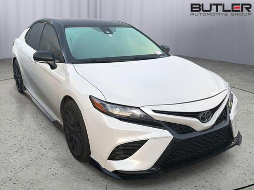 Wind Chill Pearl w/Midnight Black Metallic Roof 2022 Toyota Camry TRD