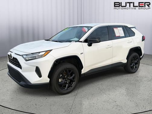 Ice Cap 2024 Toyota RAV4 LE