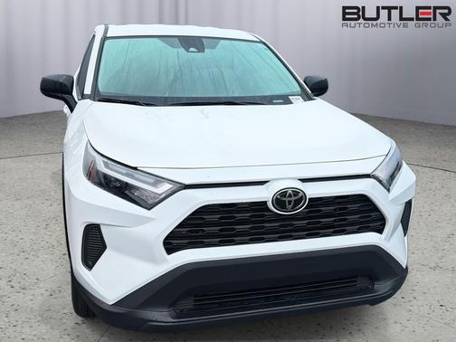 Ice Cap 2024 Toyota RAV4 LE
